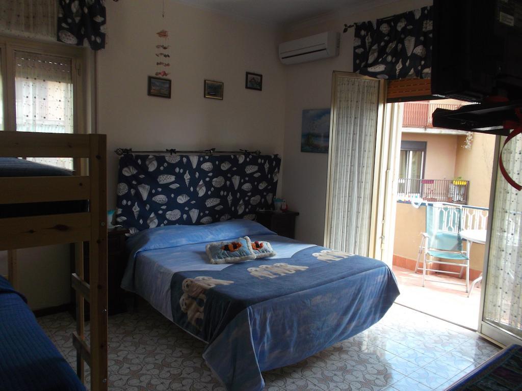 Bed and Breakfast A Casa Di Marco Катания Номер фото