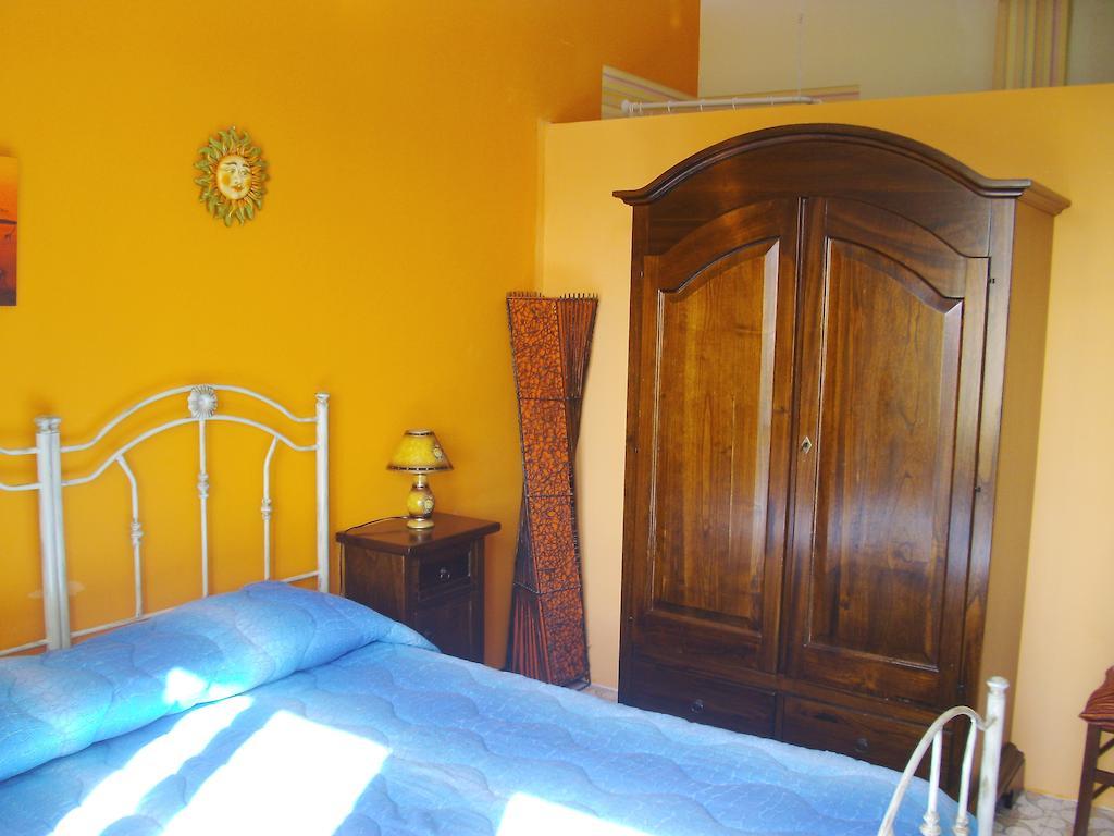 Bed and Breakfast A Casa Di Marco Катания Номер фото